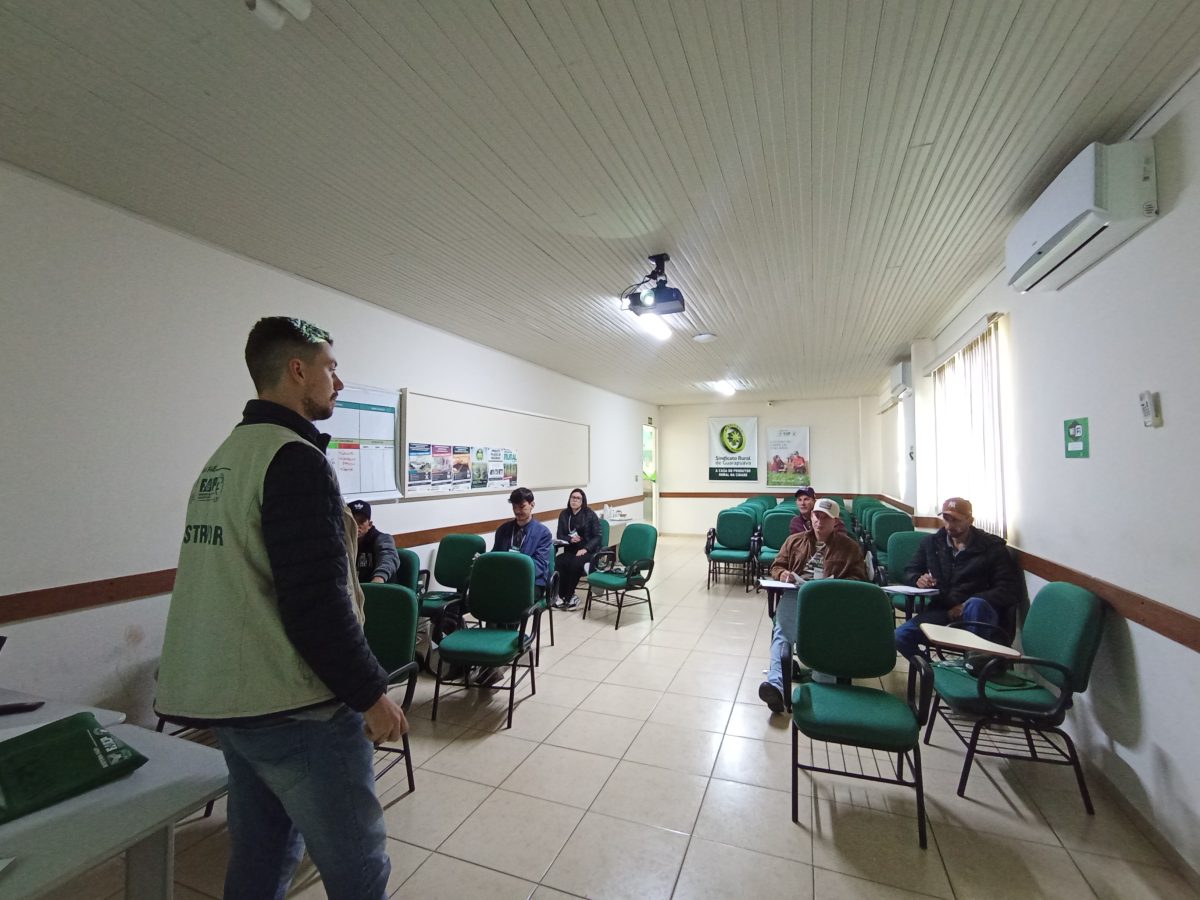 Curso reforça boas práticas e segurança na aplicação de agrotóxicos