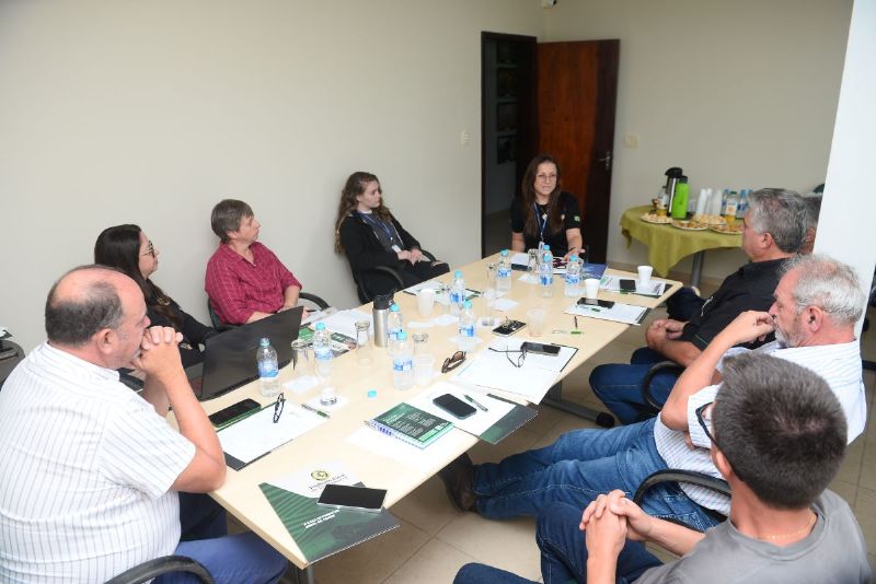 Diretores do Sindicato Rural de Guarapuava recebem integrantes do Fórum de Ciência, Tecnologia e Inovação de Guarapuava