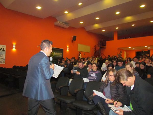 Palestra discutiu Educa&ccedil;&atilde;o Financeira Dom&eacute;stica